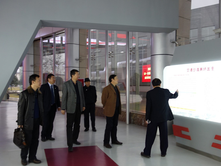 张文桂副校长等一行访问新筑路桥机械股份有限公司